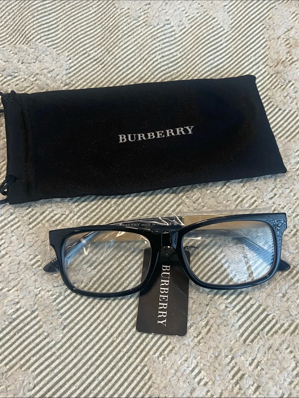 Black & Beige Frame Eyewear. Great for mounting